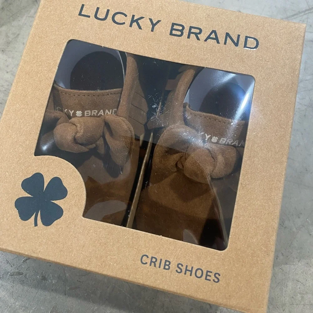 LUCKY BRAND baby Mocs- anti slip on the bottom in classic lucky brand logo👶🏻